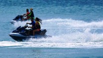 Motor Yacht Amnesia Jet Skis
